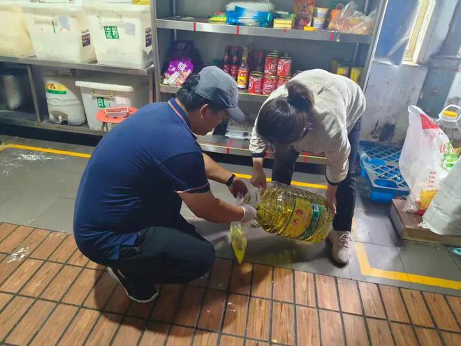 筑牢升学宴食品安全防线——济南平阴县市场监管局开展肉制品及副产品加工专项抽检